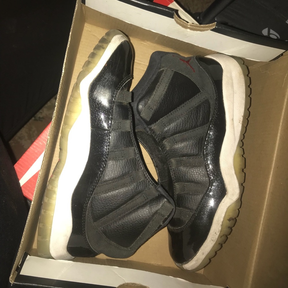 Jordan 11 7210